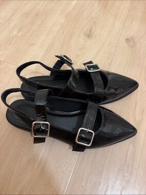 Old Navy Black Patent Pointed Slingback Flats with Buckles
